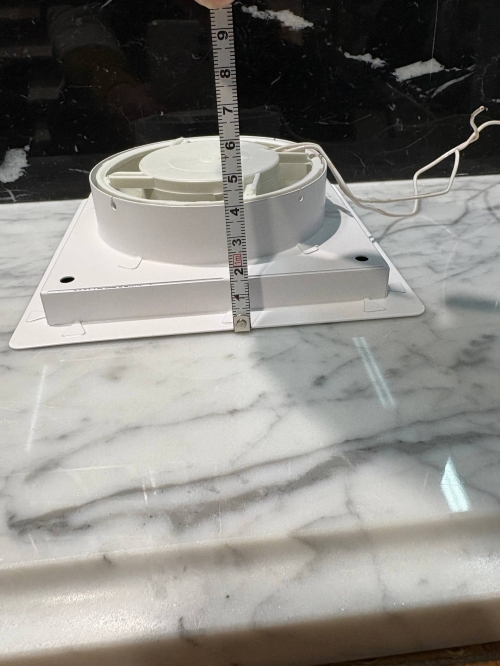 Диффузор на магнитах с вентилятором для потолков ТД100 черно-белый квадратный 100 мм